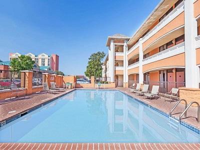Days Inn By Wyndham Dallas Irving Exteriör bild