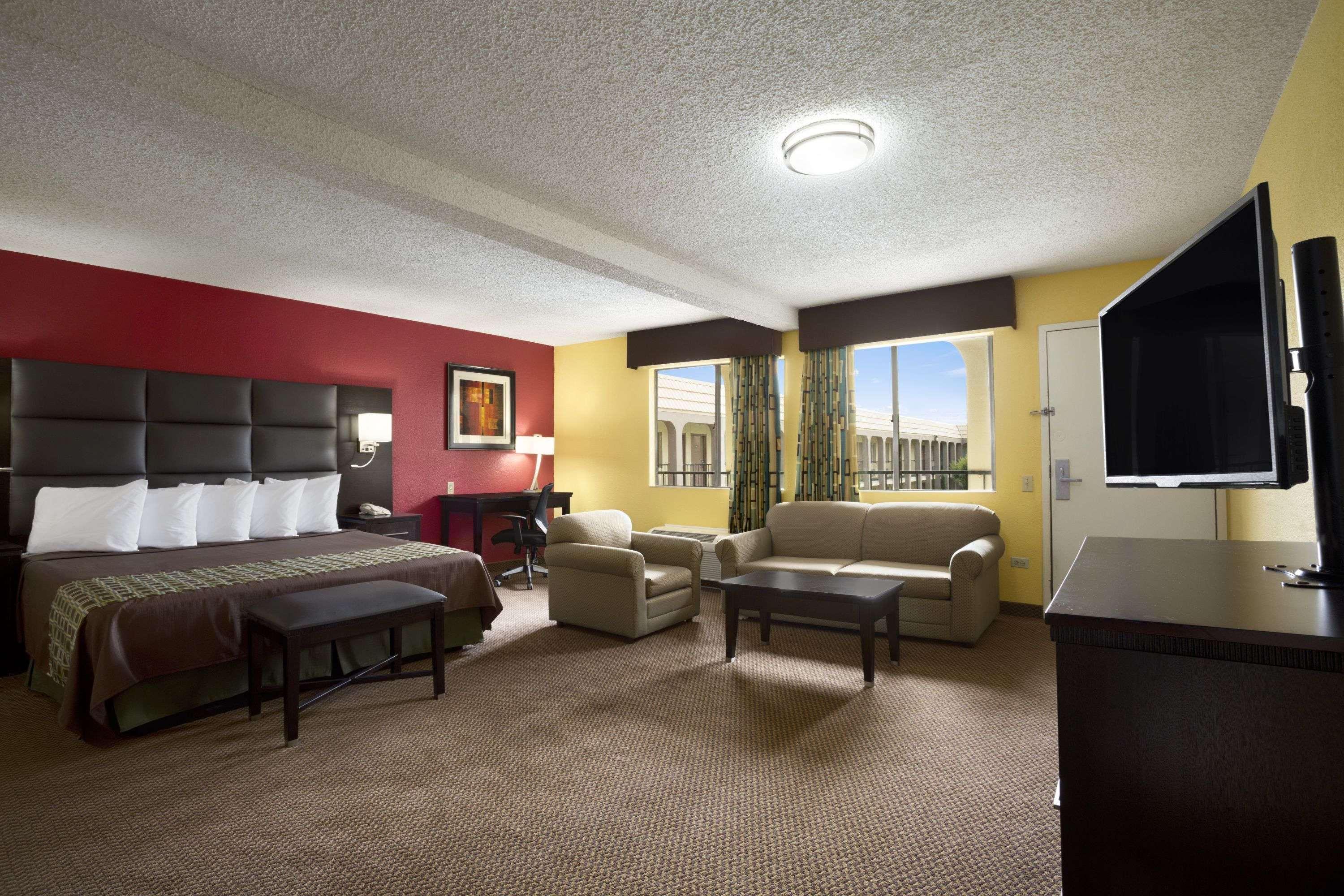 Days Inn By Wyndham Dallas Irving Exteriör bild