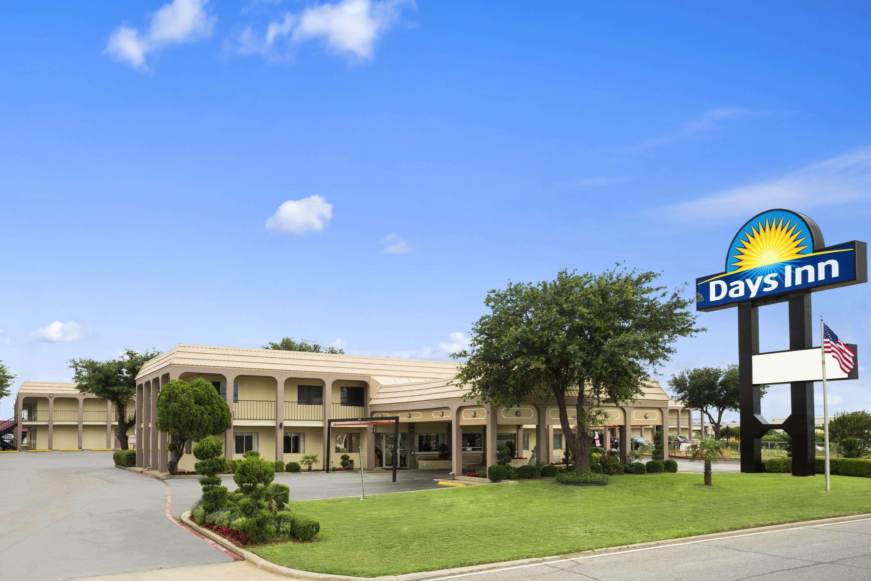 Days Inn By Wyndham Dallas Irving Exteriör bild