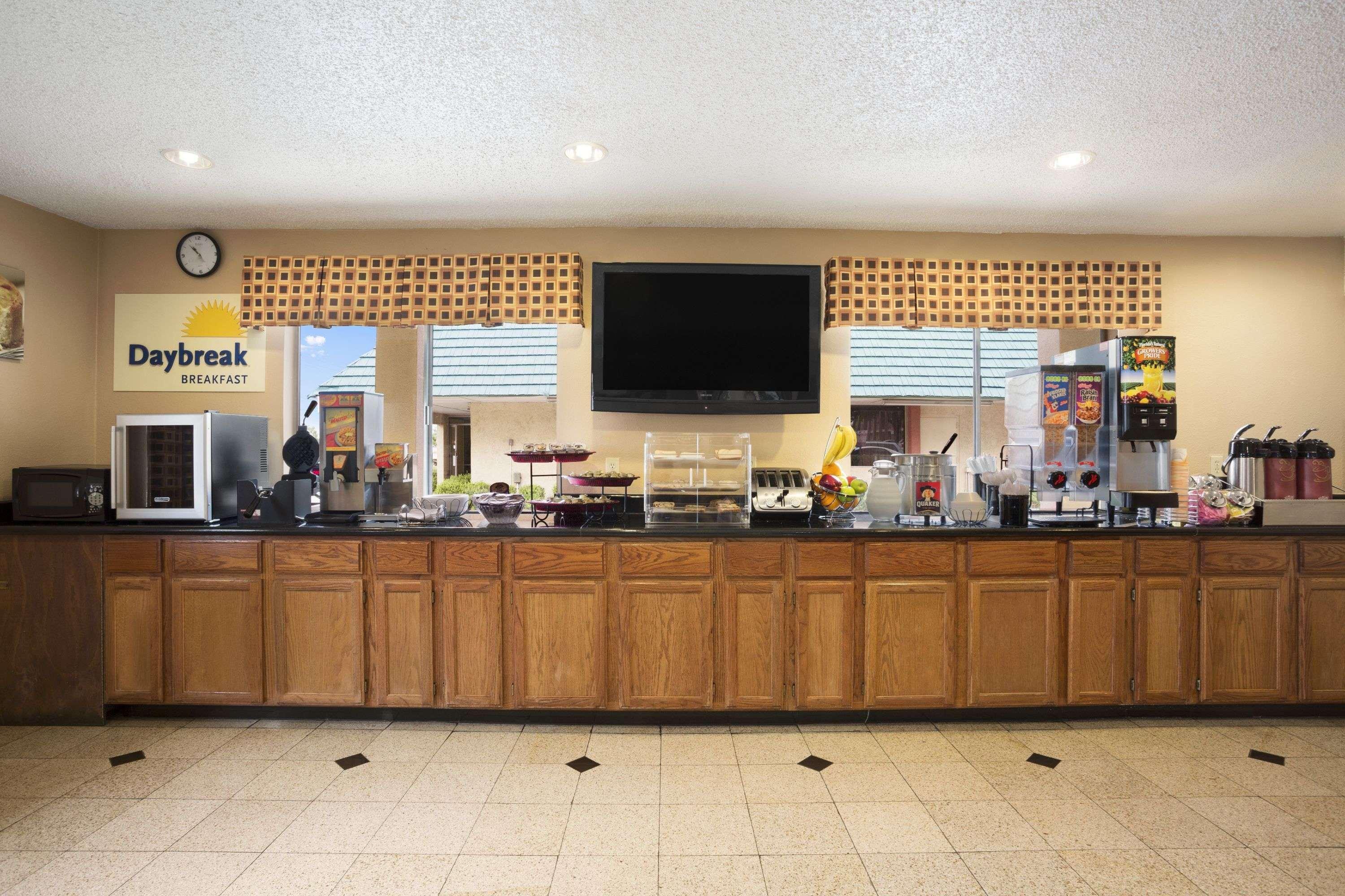 Days Inn By Wyndham Dallas Irving Exteriör bild